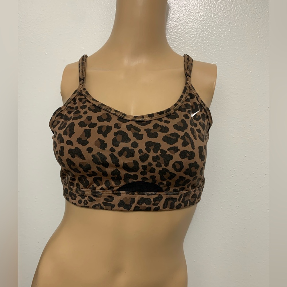 Women’s Nike DriFit sports bra Medium